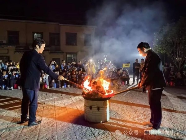 邵陽(yáng)市華龍育英高級(jí)中學(xué)有限公司,邵陽(yáng)中學(xué)教育,高中教育,師資雄厚,名優(yōu)教師